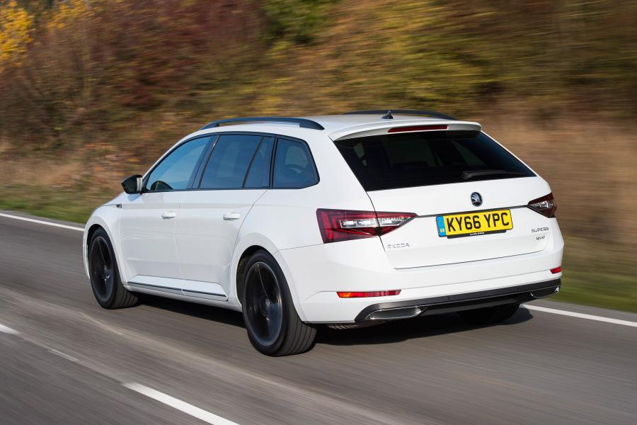  Skoda Superb Wagon 4x4 SportLine 2016 года  (UK) (фото 2 из 24)